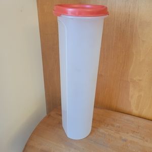 Tupperware Oval Container 4.75 cups